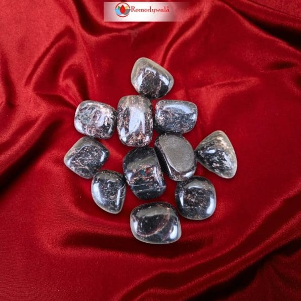Red Garnet Tumble Stone - Image 2