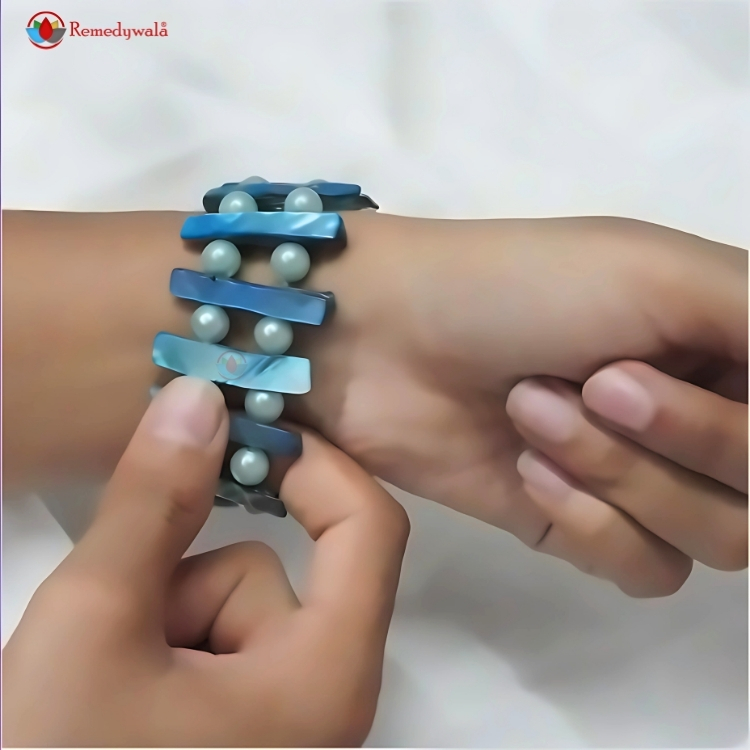 Dyed Mother of Pearl Chunky Bright Blue Bracelet