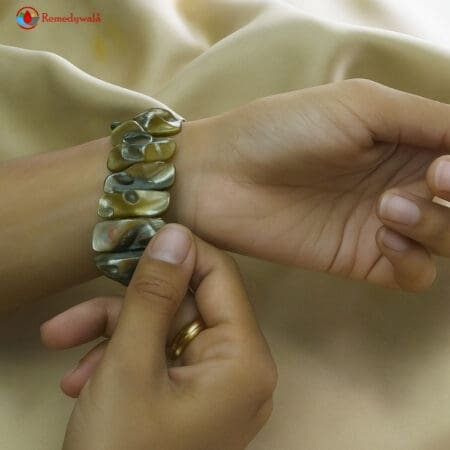 Natural Mother of Pearl Shell Bracelet
