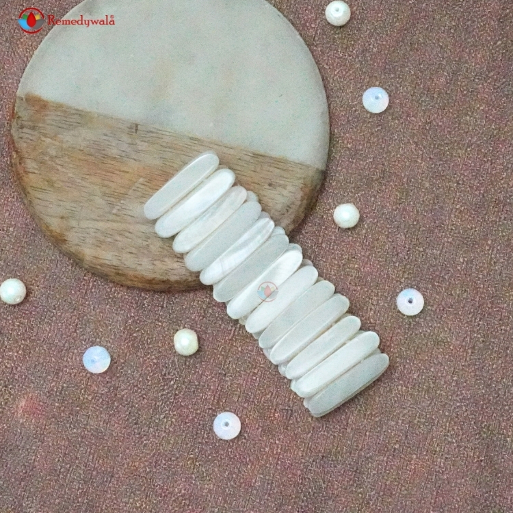 White Mother of Pearl Elastic Bracelet - Image 4