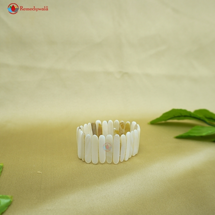 White Mother of Pearl Elastic Bracelet - Image 2